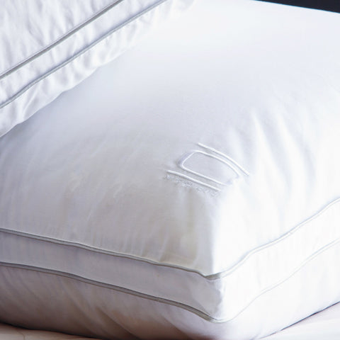 Hypoallergenic Comfort White Goose Down Gussetted Pillow