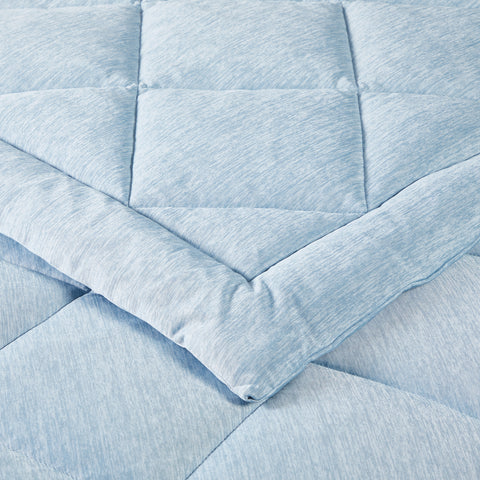 The Arctic Chill Blanket is ideal for those needing temperature regulation while sleeping. With cool-to-the-touch fibers and moisture-wicking technology, it offers all-night comfort. The Down-Alternative fill provides a soft feel, while the diamond quilted design adds luxury to your bedroom. Available in Twin, Queen, and King sizes, it is machine washable and hypoallergenic. Get yours today for a cooler, better night's sleep!