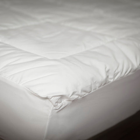 DownLinens 300 Thread Count Luxury Waterproof Mattress Pad