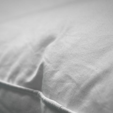Closer look at the 100% cotton with a 300-thread count and a soft cluster fiber fill.